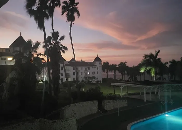 Apt, Natural And Pool G199a Montego Bay